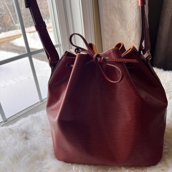 Louis Vuitton noe bag - Picture 1 of 3